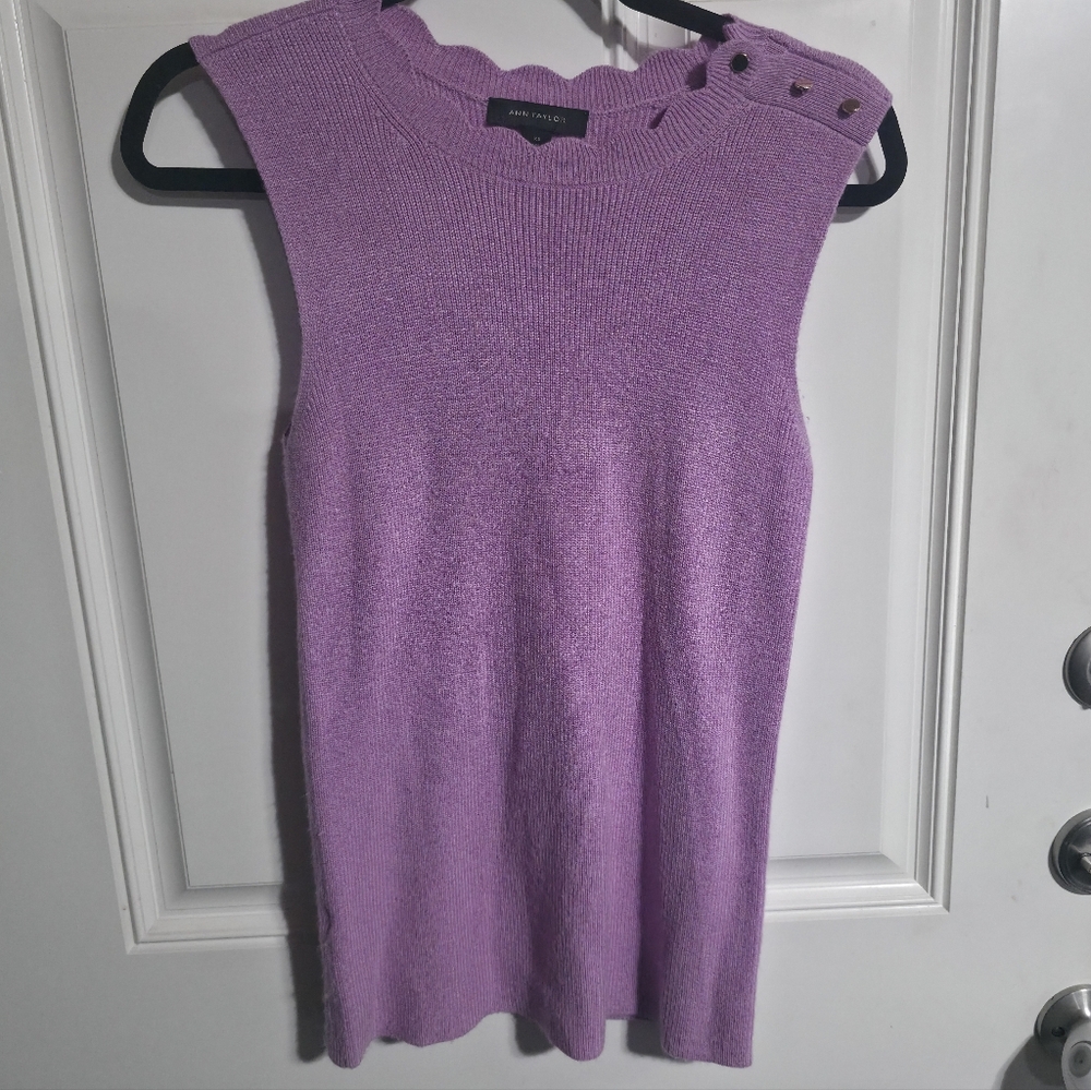 Ann Taylor Lavender Knit Tank with Gold Button Detail Size XSmall